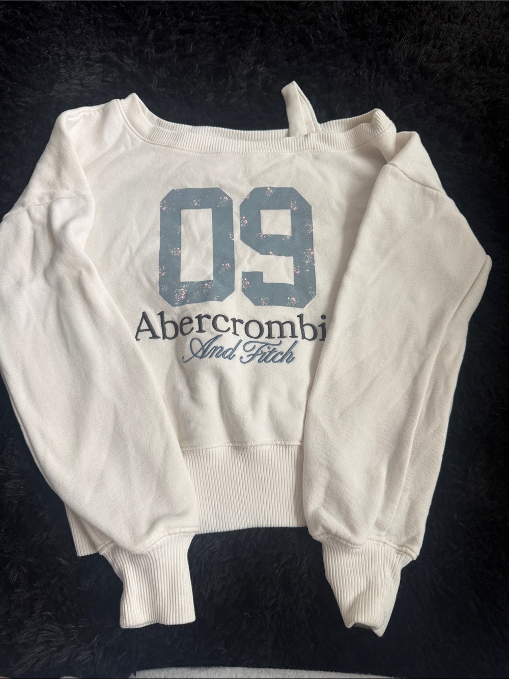 Abercrombie & Fitch Cream Sweatshirt with Blue '09 Graphic